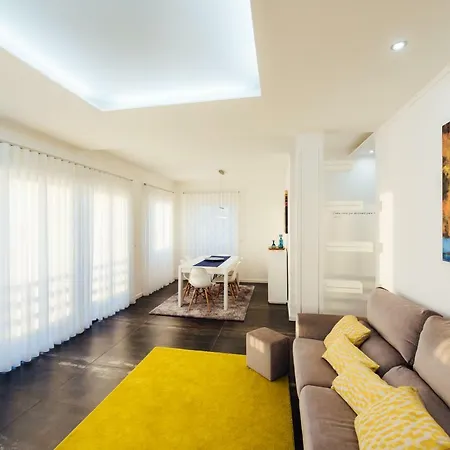 Apartamento T4 Luís Nazaré