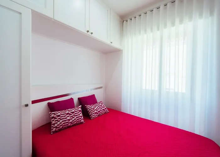 T4 Luis Апартаменты